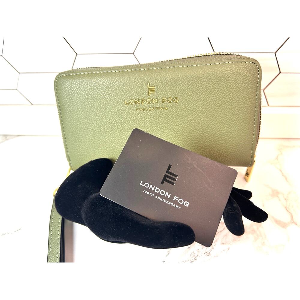 London Fog 100th Anniversary Wristlet Wallet Green Zip Around RFID Wrist Strap